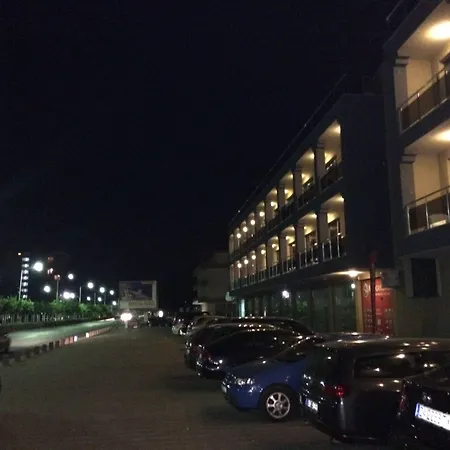 Tm Deluxe Hotel 3*